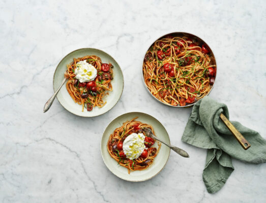 Pasta-Puttanesca-med-Burrata_2023-e1747636194239.jpg