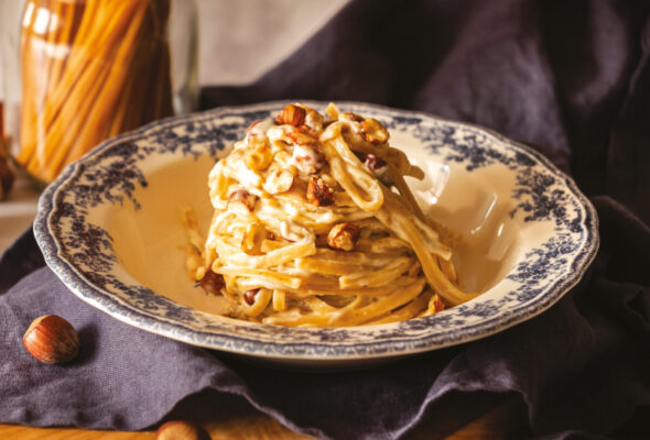 Pasta_med_stracchino_hasselnotter.jpg