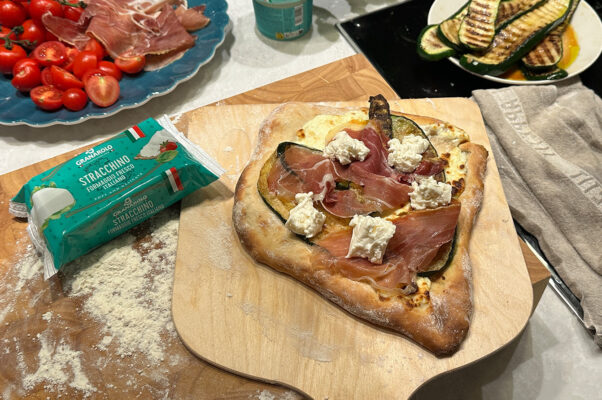 Pizzetta-med-kramig-Granarolo-Stracchino.jpg